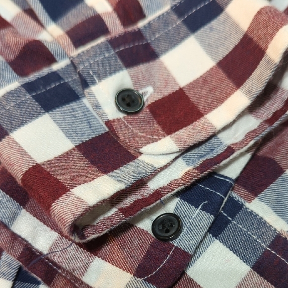 Ralph Lauren Red and Blue Casual Button Down Shirt - Picture 4 of 10